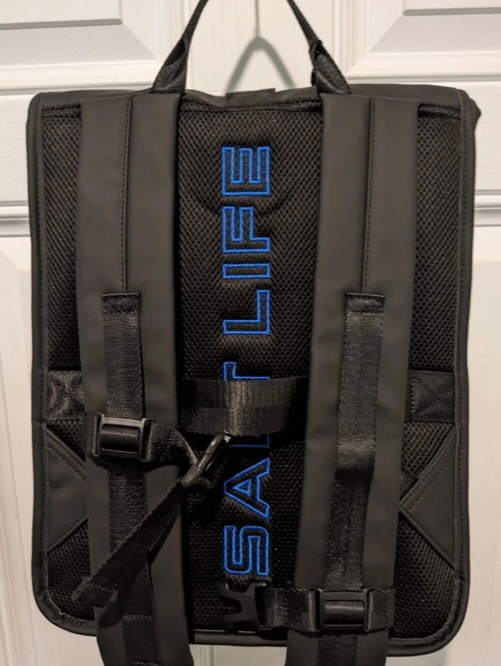 Salt Life Backpack With Blue Accents Hamelin Black Sl104955 NWT